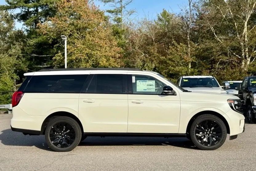 2025 Ford Expedition MAX Platinum photo 1