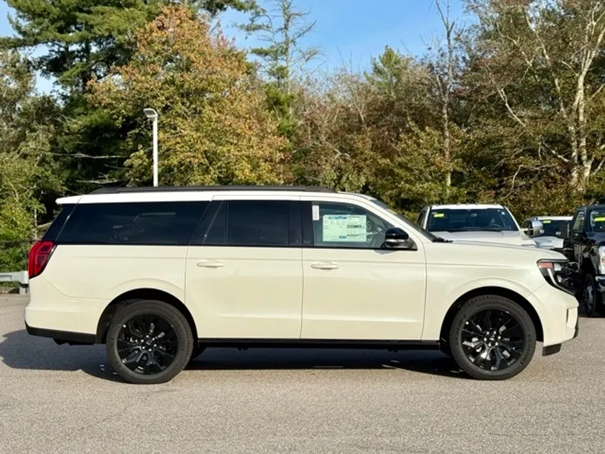 2025 Ford Expedition MAX Platinum photo 1