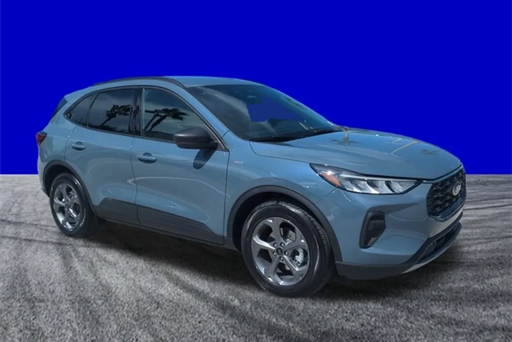 2025 Ford Escape ST-Line photo 1