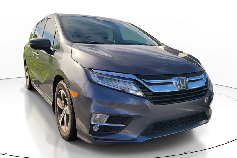 2019 Honda Odyssey Touring photo 1
