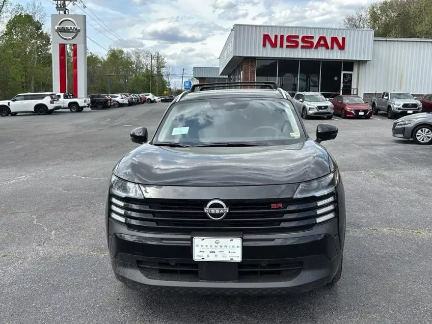 2025 Nissan Kicks SR photo 1
