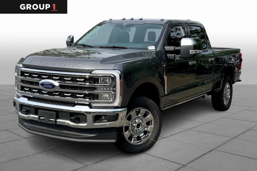 2025 Ford F-350 Lariat photo 1