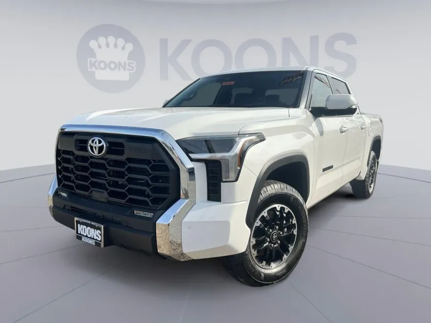 2025 Toyota Tundra SR5 photo 1