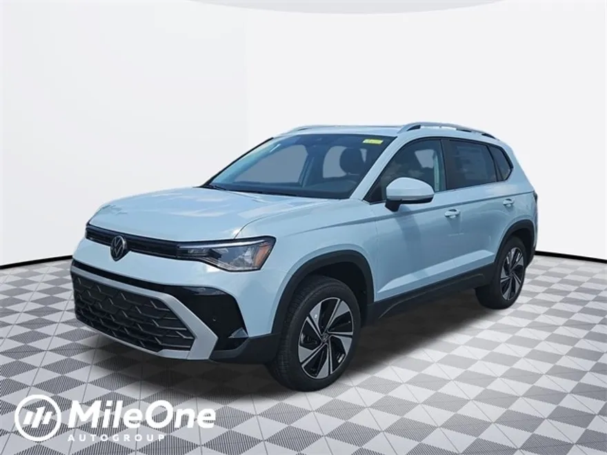 2025 Volkswagen Taos SE photo 1