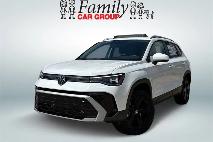 2025 Volkswagen Taos SEL photo 1