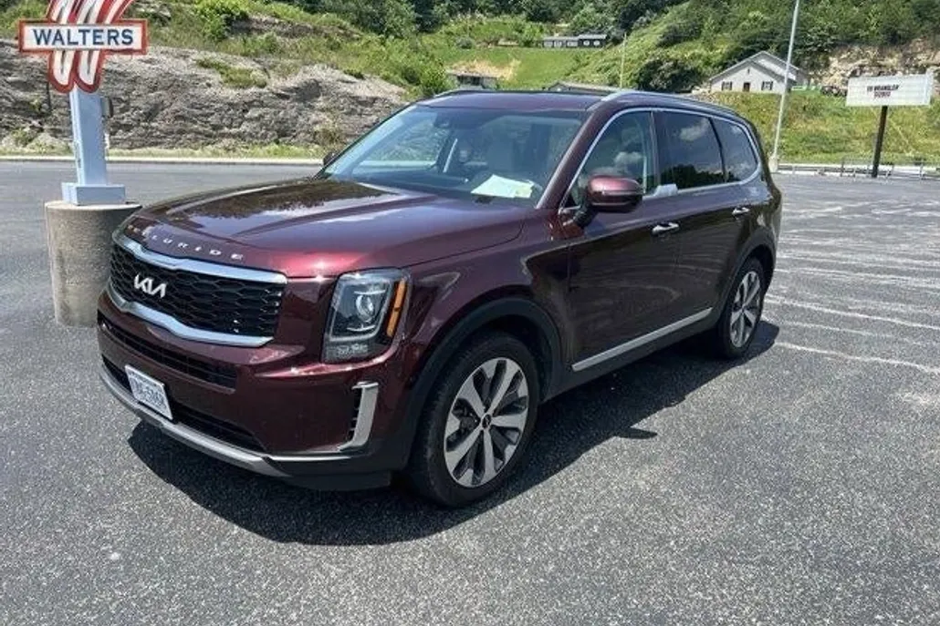 2022 Kia Telluride S photo 1