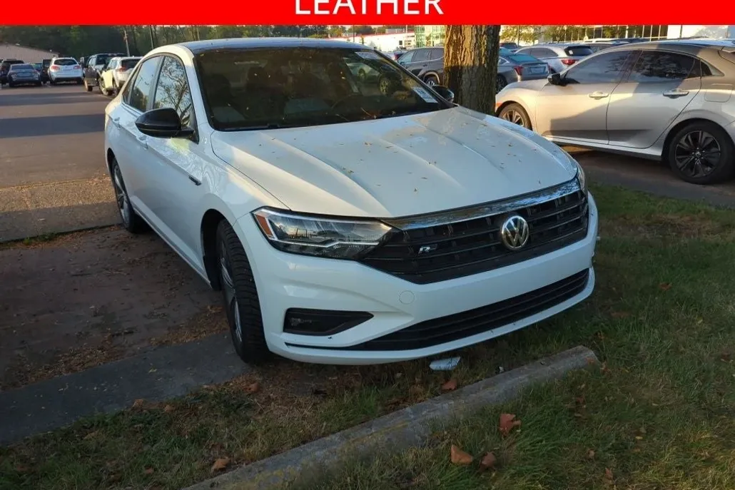 2021 Volkswagen Jetta R-Line photo 1