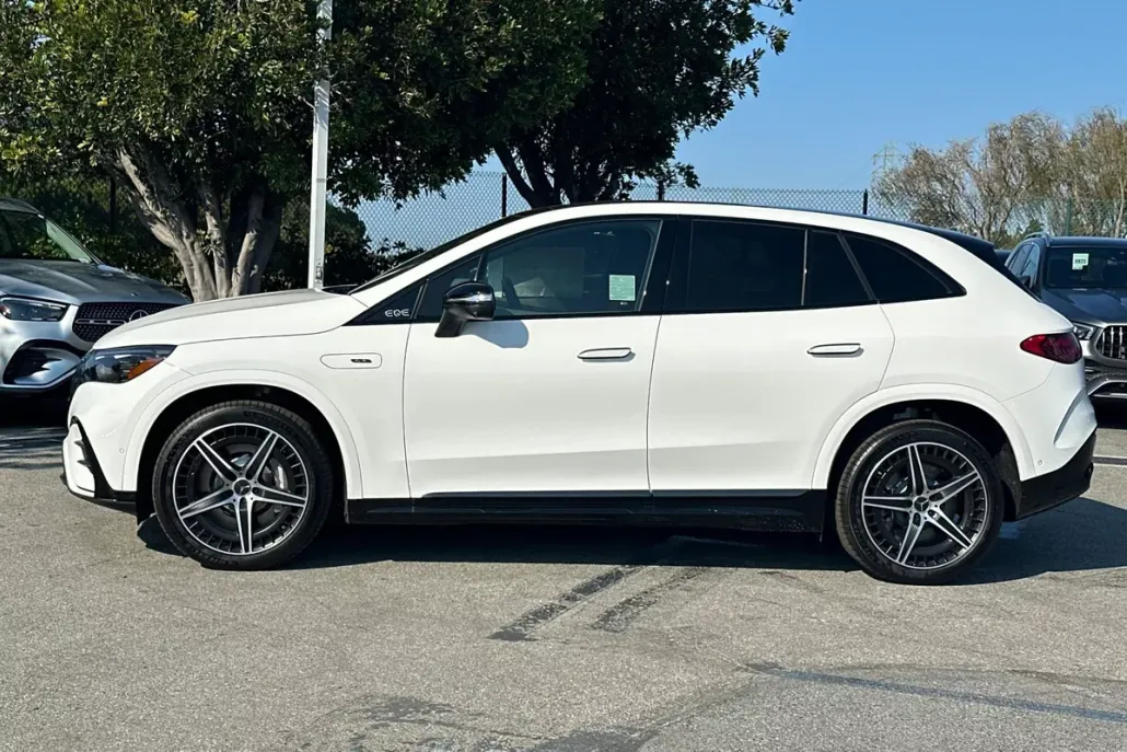 2025 Mercedes Benz EQE SUV AMG photo 1