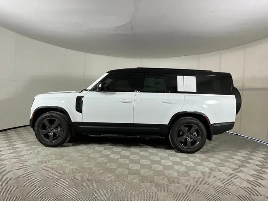 2025 Land Rover Defender 130 S photo 1
