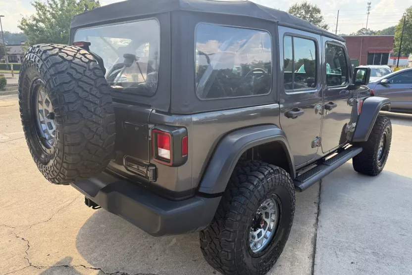 2018 Jeep Wrangler Unlimited Sport photo 1