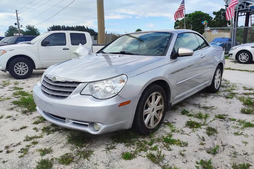 2008 Chrysler Sebring Touring photo 1