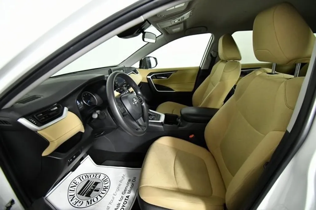2022 Toyota RAV4 Hybrid XLE photo 1