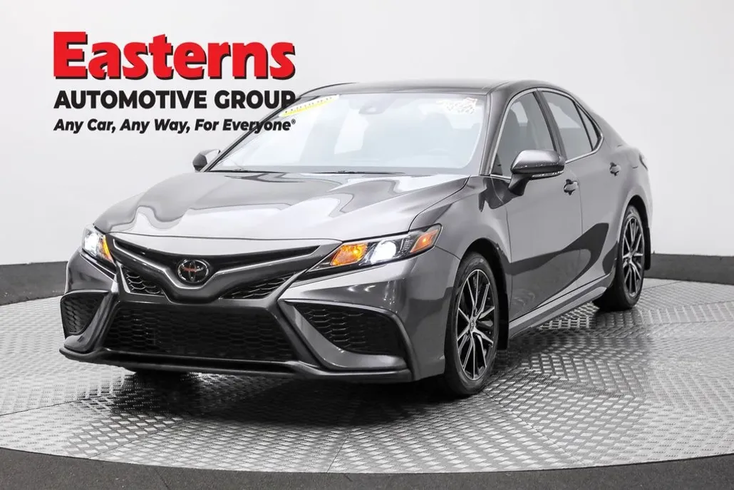 2023 Toyota Camry SE photo 1