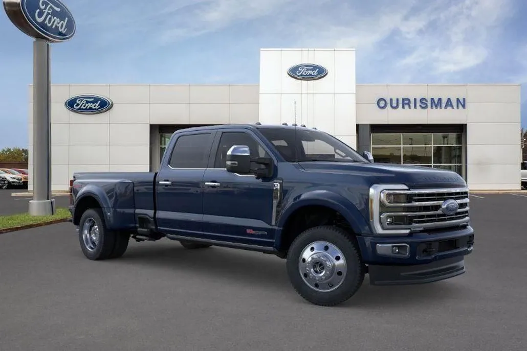 2025 Ford F-450 Platinum photo 1