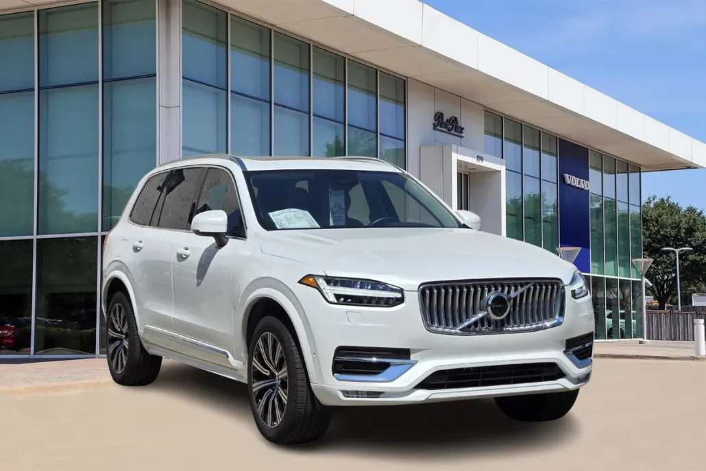 2025 Volvo XC90 Plus photo 1