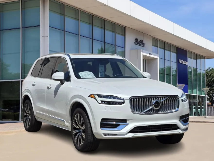 2025 Volvo XC90 Plus photo 1