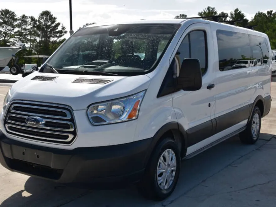 2016 Ford Transit XLT photo 1