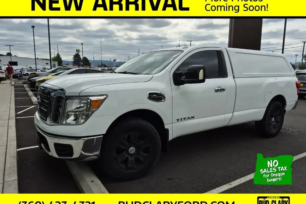 2017 Nissan Titan Single Cab SV photo 1