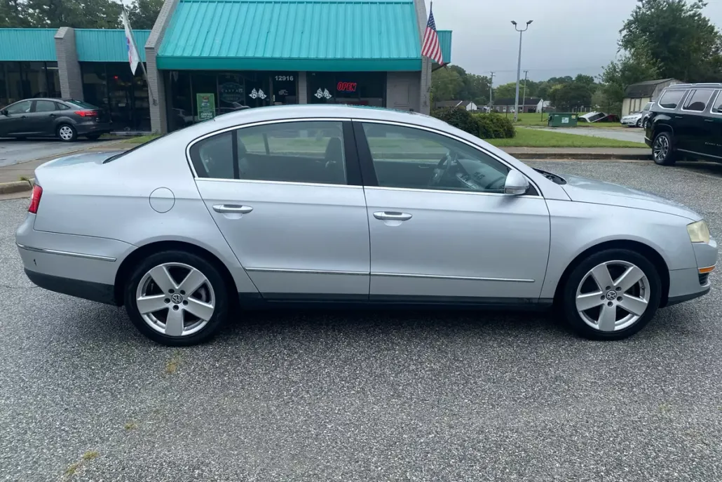 2008 Volkswagen Passat Komfort photo 1