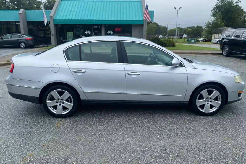 2008 Volkswagen Passat Komfort photo 1