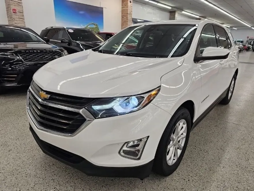 2020 Chevrolet Equinox LT photo 1