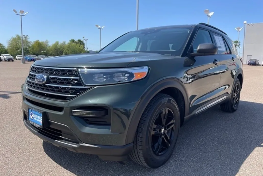 2024 Ford Explorer XLT photo 1
