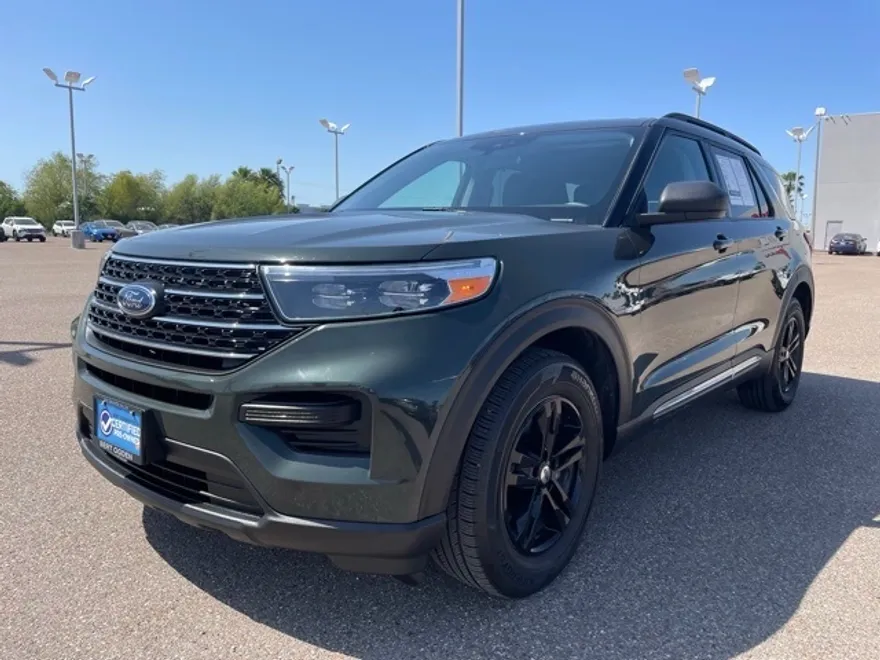 2024 Ford Explorer XLT photo 1