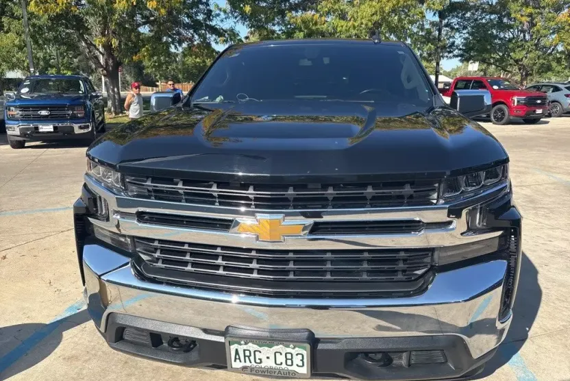 2019 Chevrolet Silverado 1500 LT photo 1
