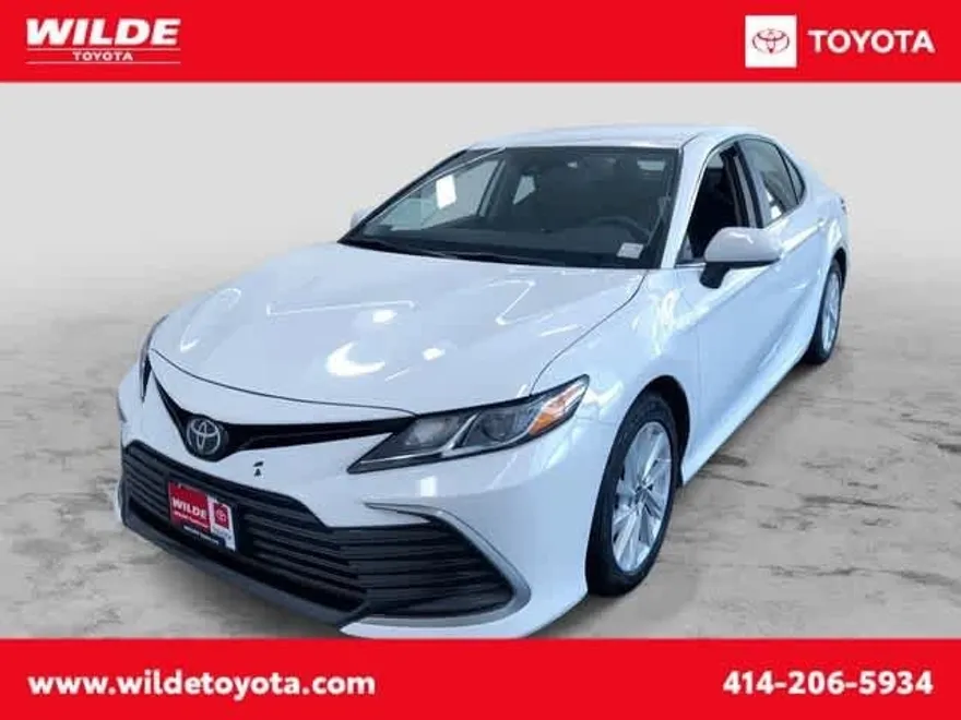 2024 Toyota Camry LE photo 1