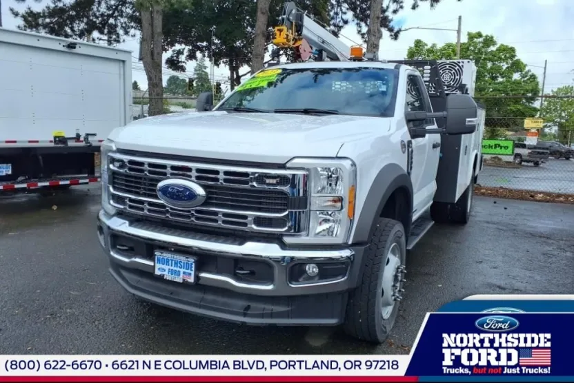 2023 Ford F-600 photo 1