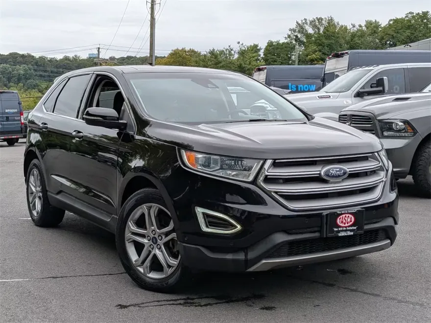 2016 Ford Edge Titanium photo 1