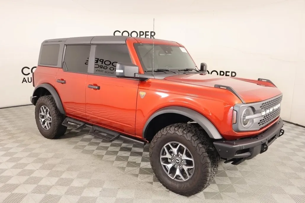 2024 Ford Bronco Badlands photo 1
