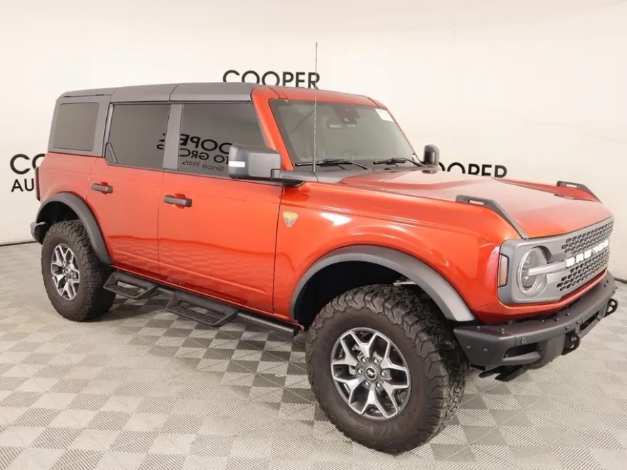 2024 Ford Bronco Badlands photo 1