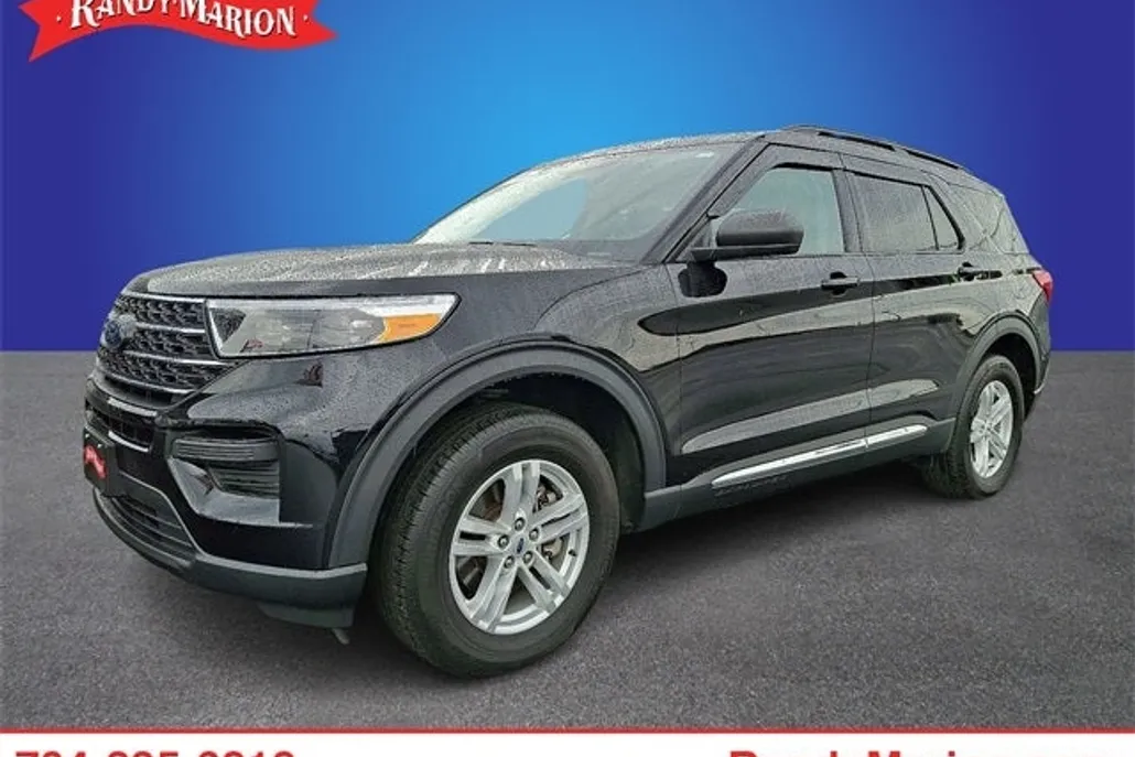 2023 Ford Explorer XLT photo 1