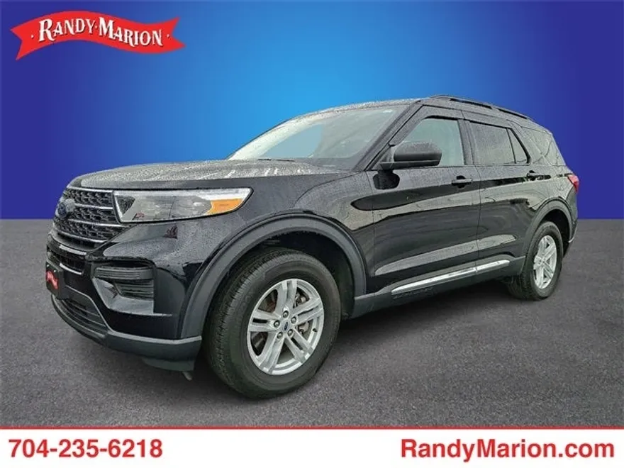 2023 Ford Explorer XLT photo 1