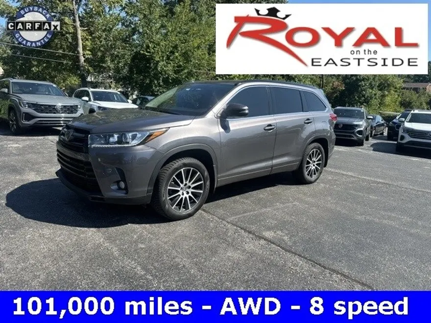 2017 Toyota Highlander SE photo 1