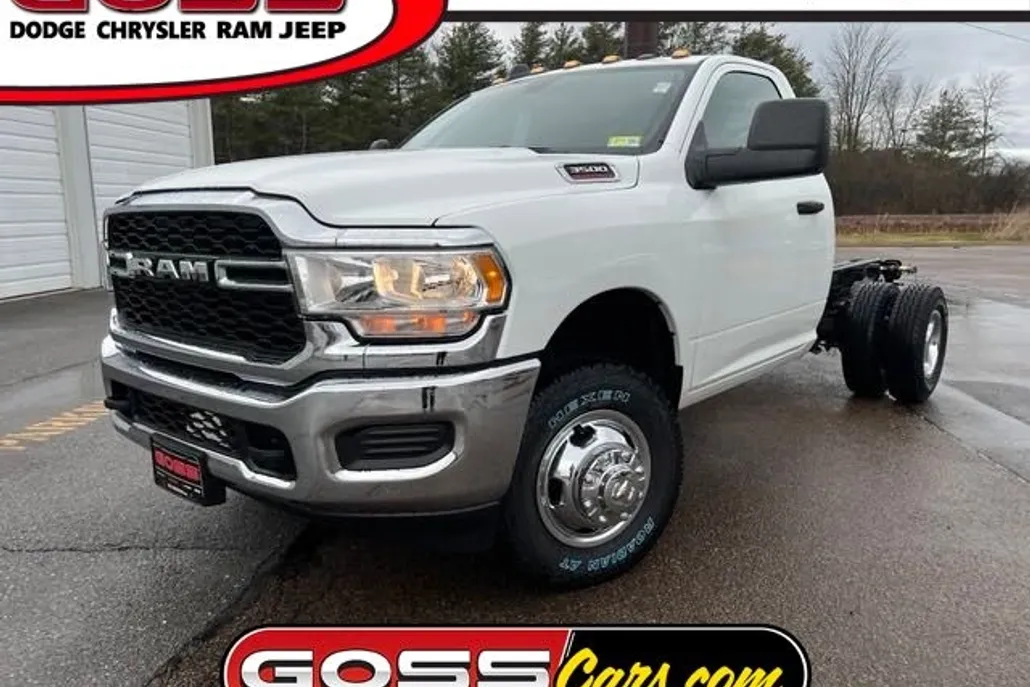 2024 Ram 3500 photo 1