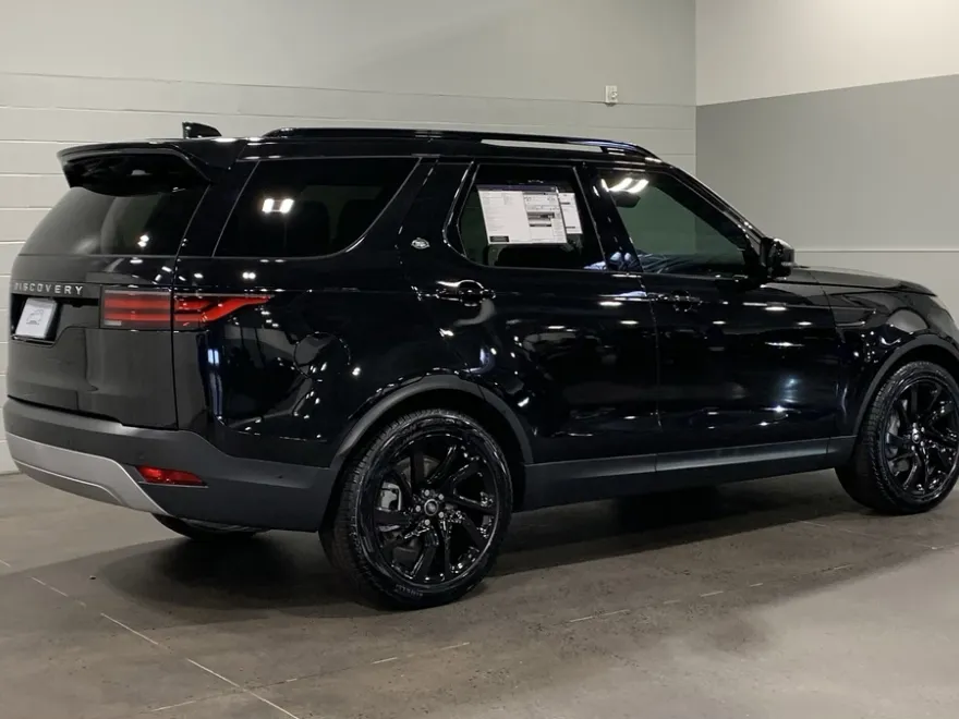 2025 Land Rover Discovery S photo 1