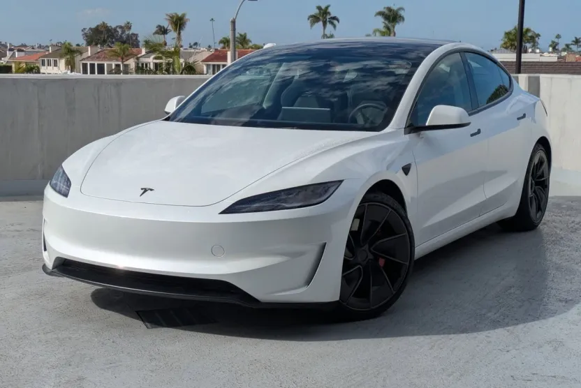 2025 Tesla Model 3 Performance photo 1