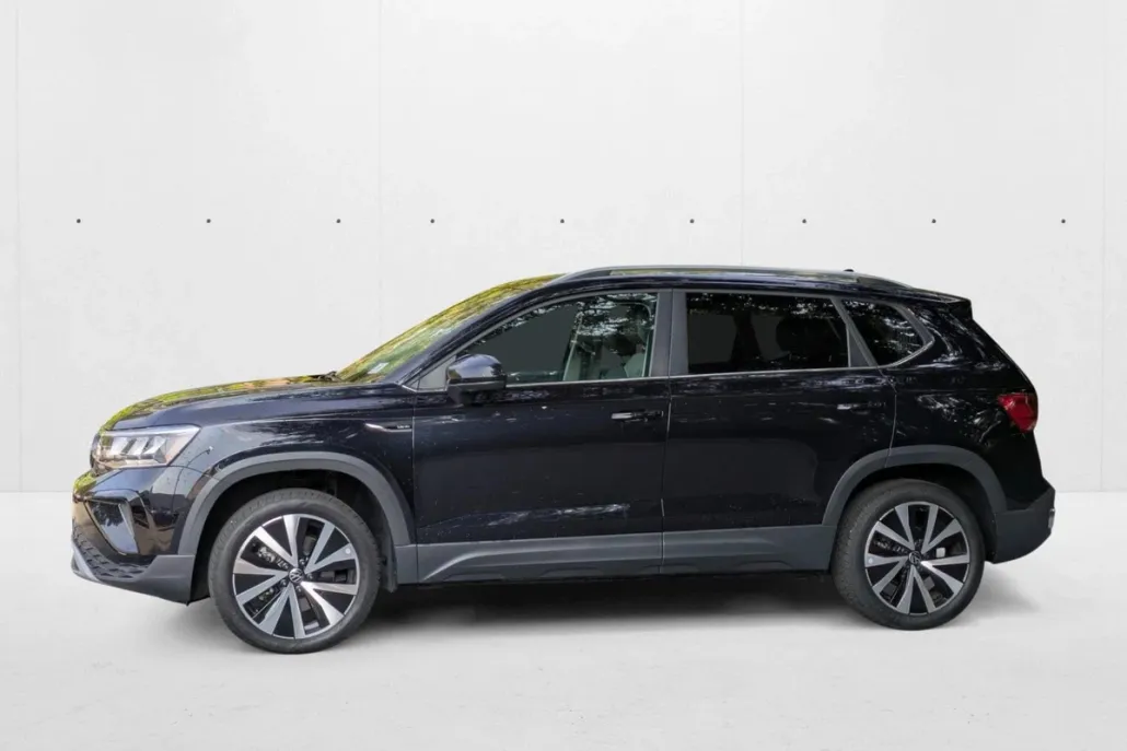2024 Volkswagen Taos SE photo 1