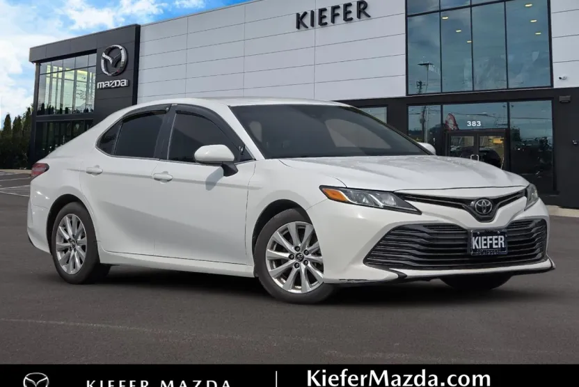 2018 Toyota Camry SE XLE photo 1