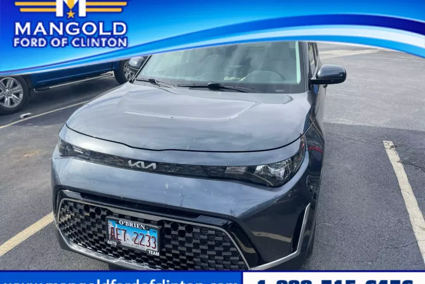 2023 Kia Soul EX photo 1