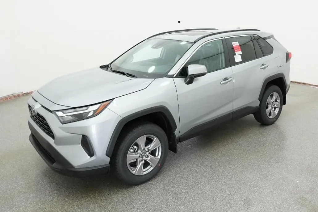 2025 Toyota RAV4 XLE photo 1