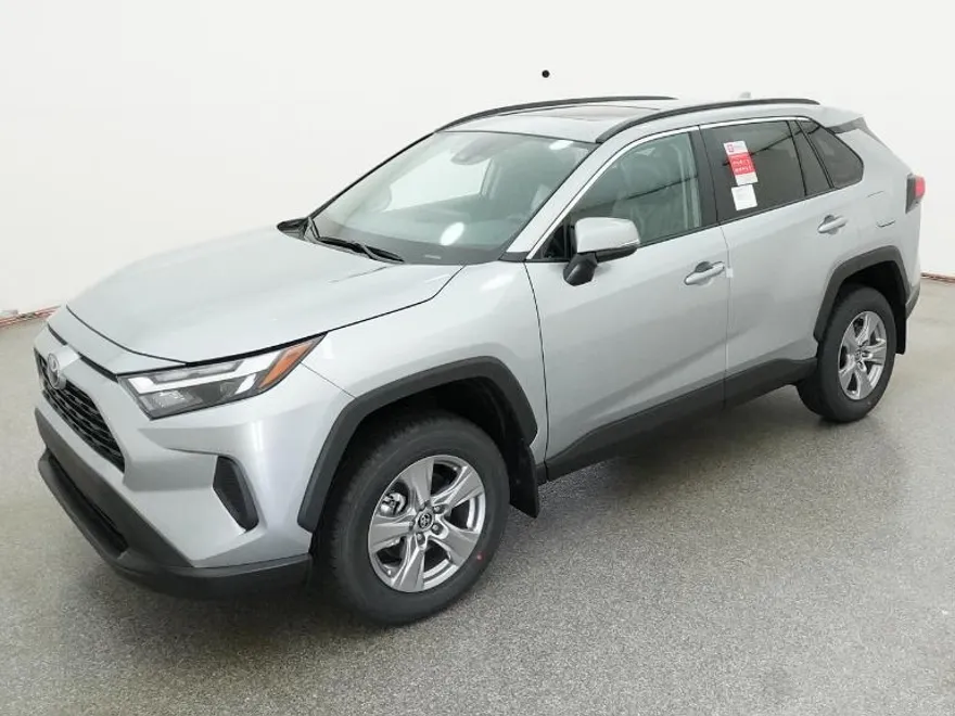 2025 Toyota RAV4 XLE photo 1