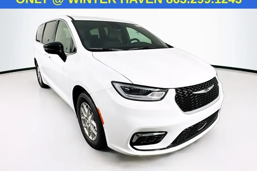 2025 Chrysler Pacifica photo 1