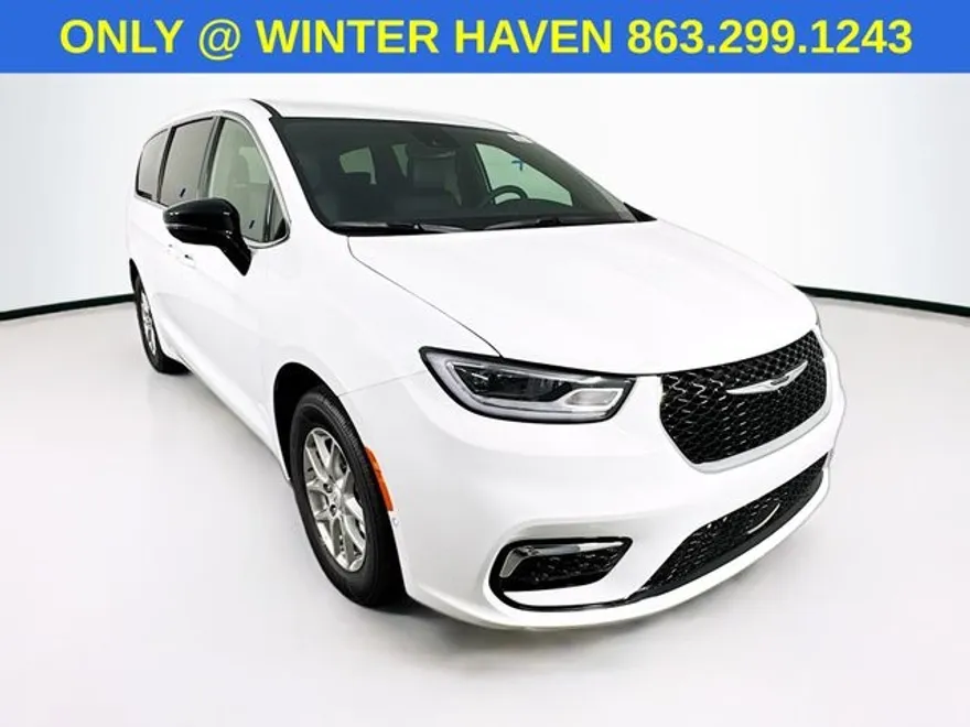 2025 Chrysler Pacifica photo 1