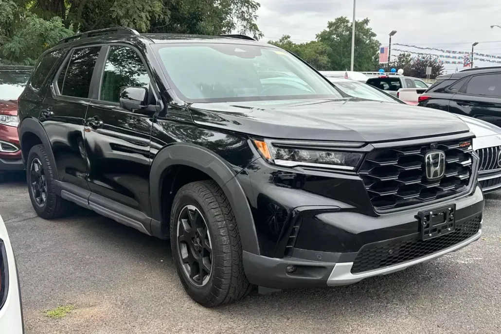 2025 Honda Pilot TrailSport photo 1