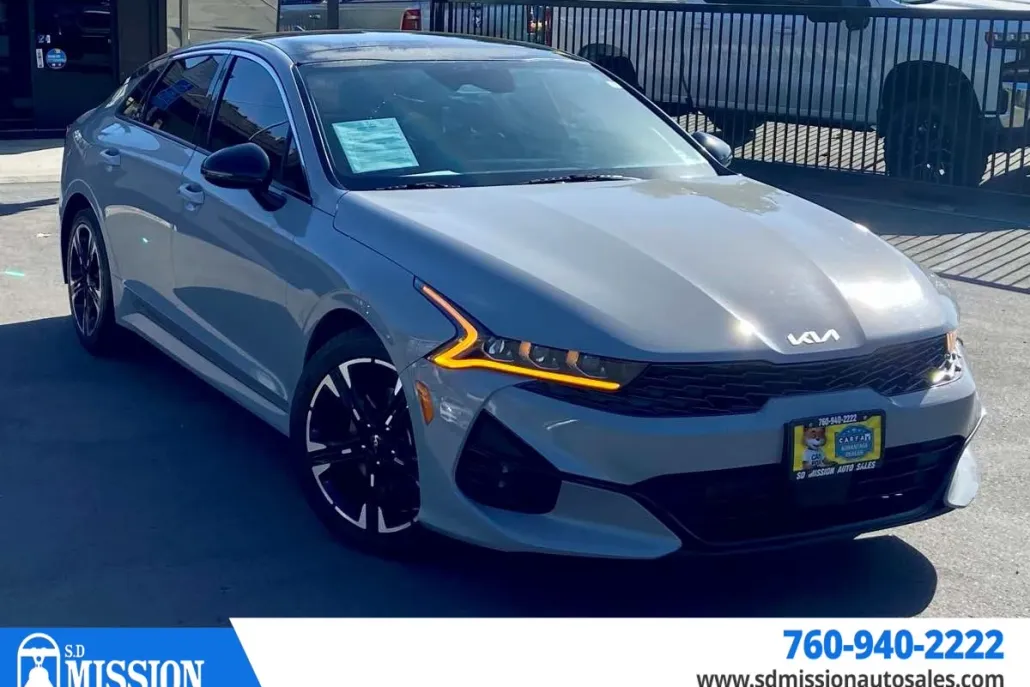 2022 Kia K5 GT-Line photo 1