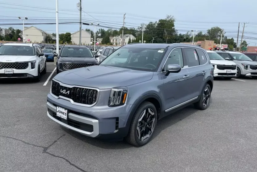 2025 Kia Telluride EX photo 1