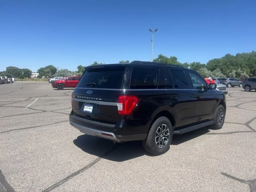 2024 Ford Expedition XLT photo 1